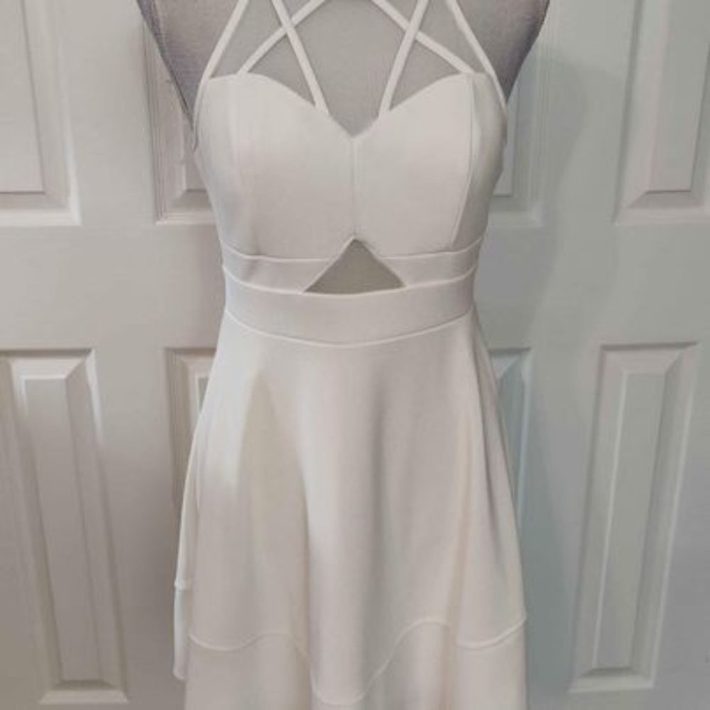 NWT Sleeveless High Neck Mesh Flaired Skirt Prom Dress Size M